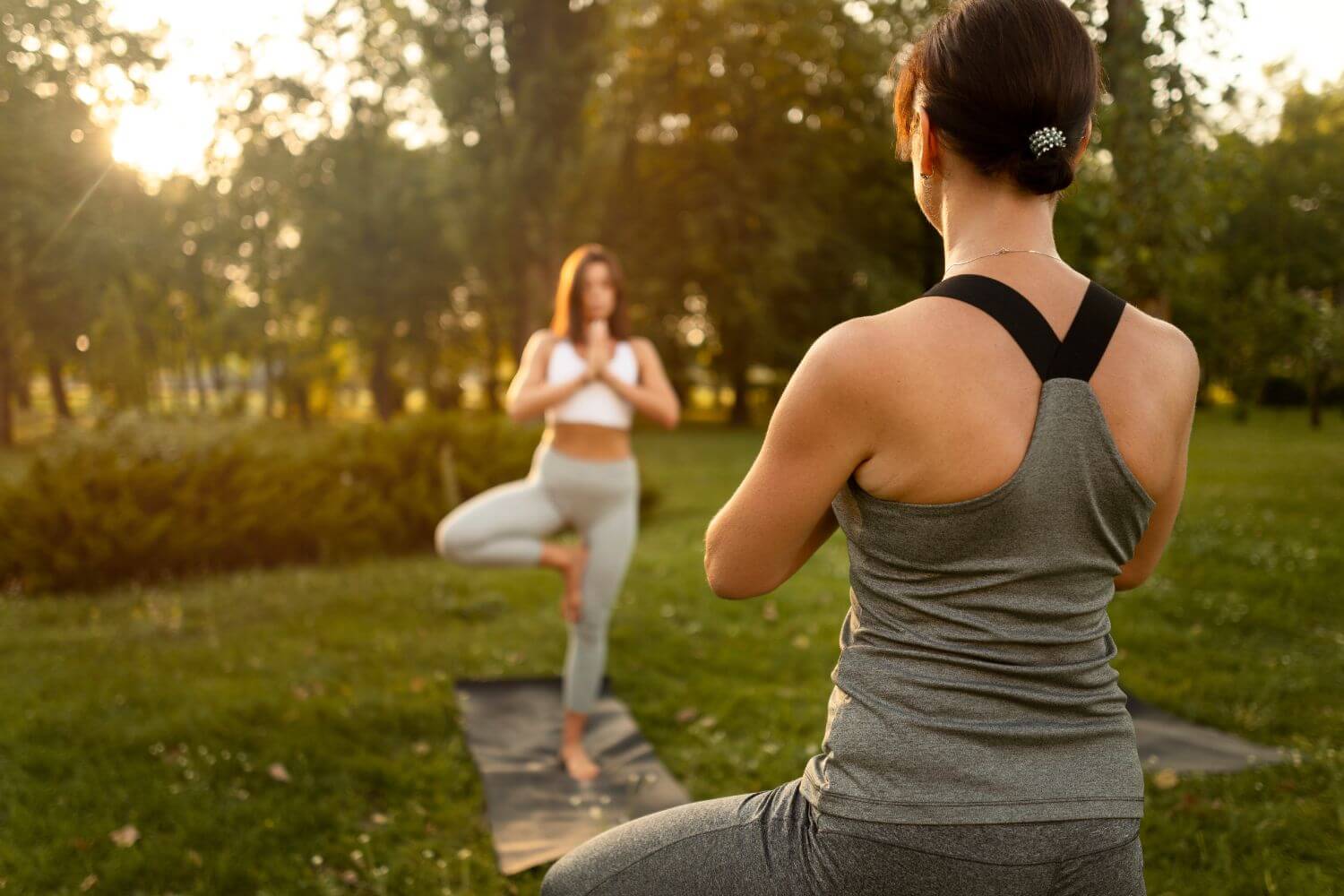 Die Top 8 Yoga-Trends für 2024 – Was Du unbedingt ausprobieren solltest - Outdoor Yoga