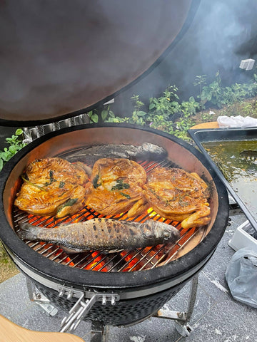 BBQ 烤鸡 - 现场烧烤厨师 - 烤鸡和海鲜 - 新加坡 Shiok 烧烤餐饮