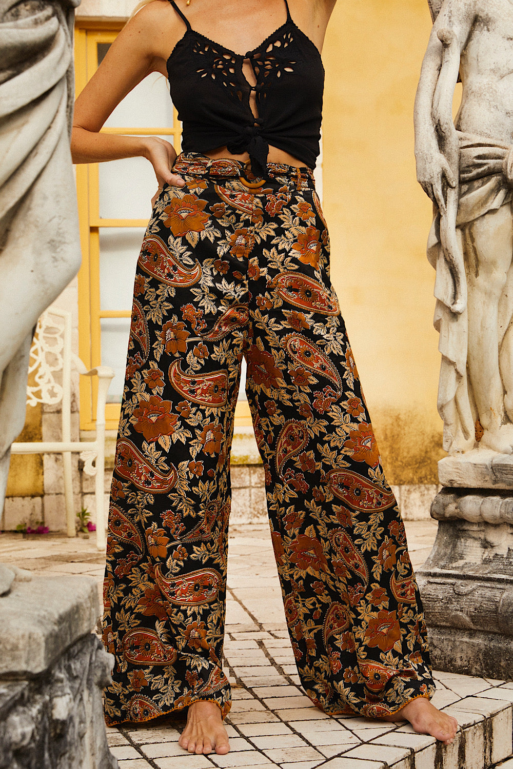 Plus Size Peacock Feathers Palazzo Style Harem Pants in Black