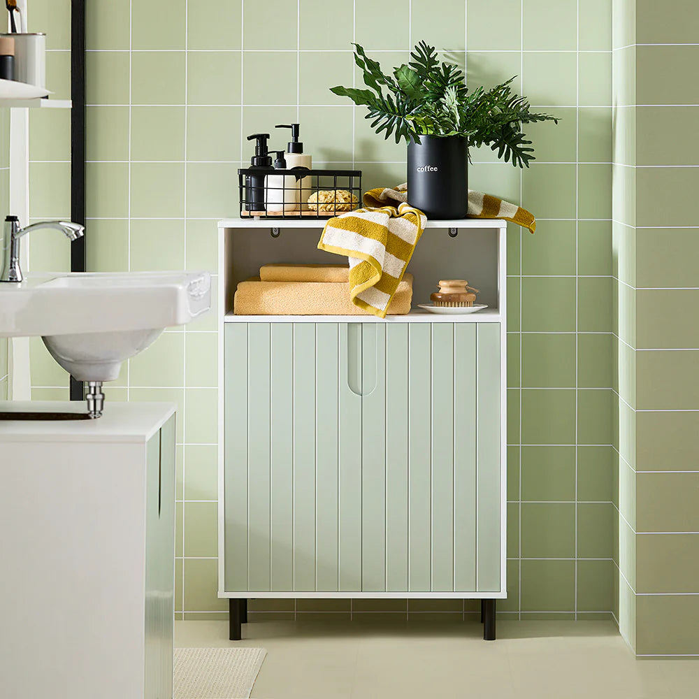Billede af Moderne badeværelsesskab i trendy grøn farve - Giv dit badeværelse et nyt look!