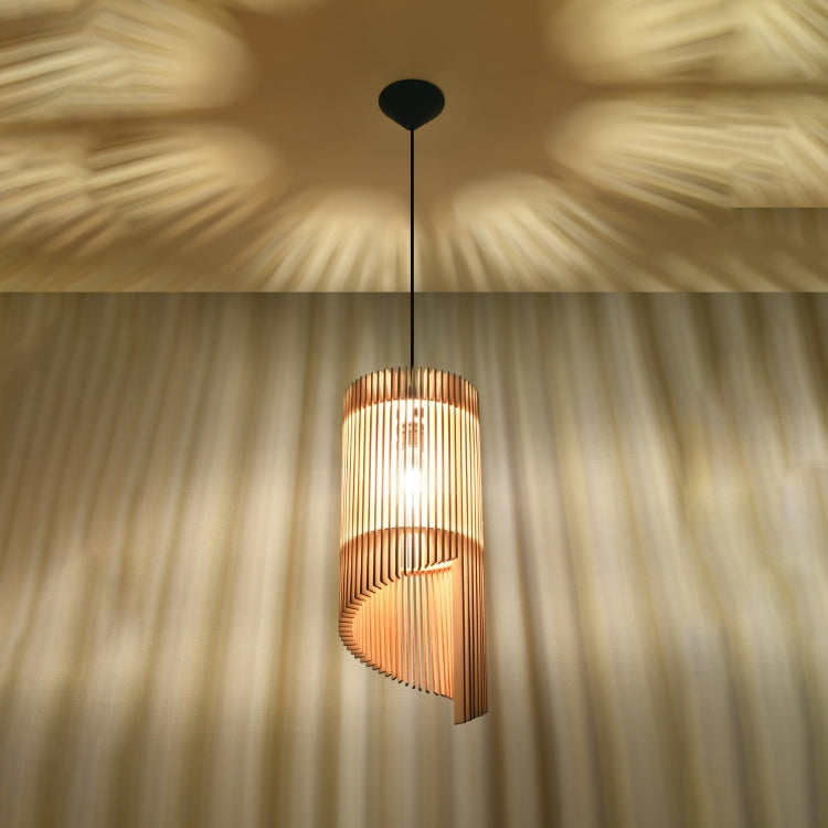 #3 - Loftlampe i spiraldesign med lameller, ALEXIA, træ