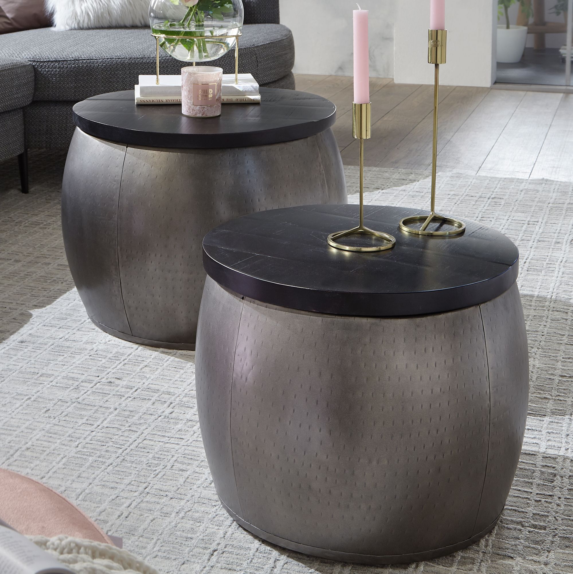 Se Designer sofaborde, sæt med 2, metal og træ, sort og sølvfarvet hos Lammeuld.dk