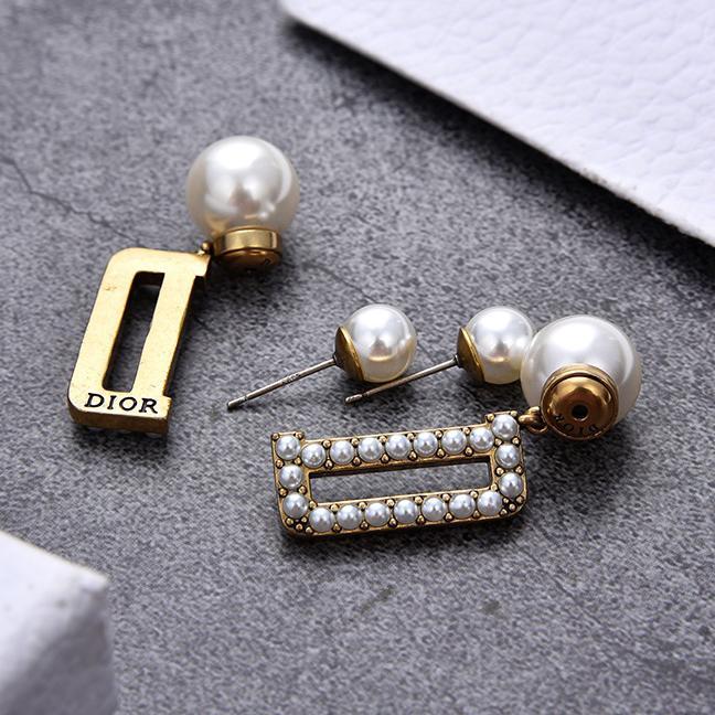 Dior CD Fashion Lady Letter Pearl Stud Earrings