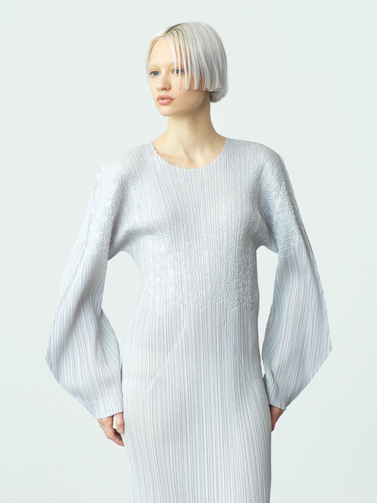 PLEATS PLEASE ISSEY MIYAKE  snowdropSNOWD