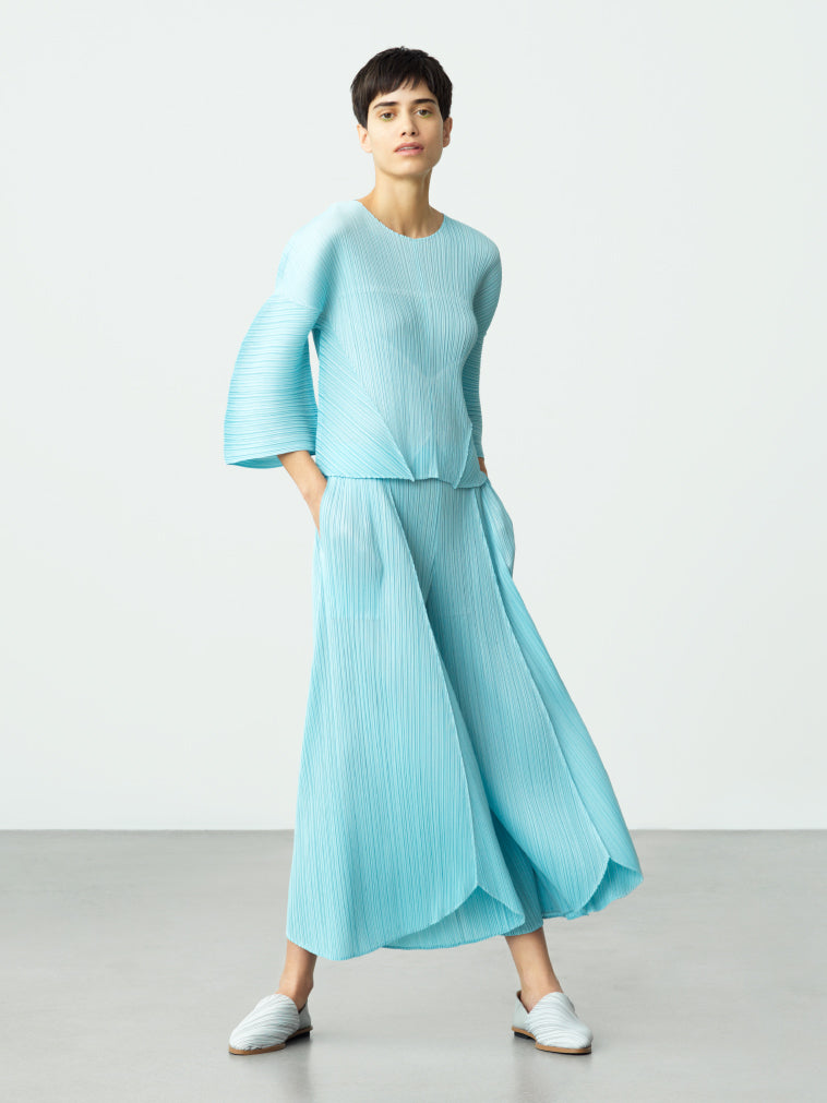 PLEATS PLEASE ISSEY MIYAKE FROZEN FLOWERロングワンピース - ロング