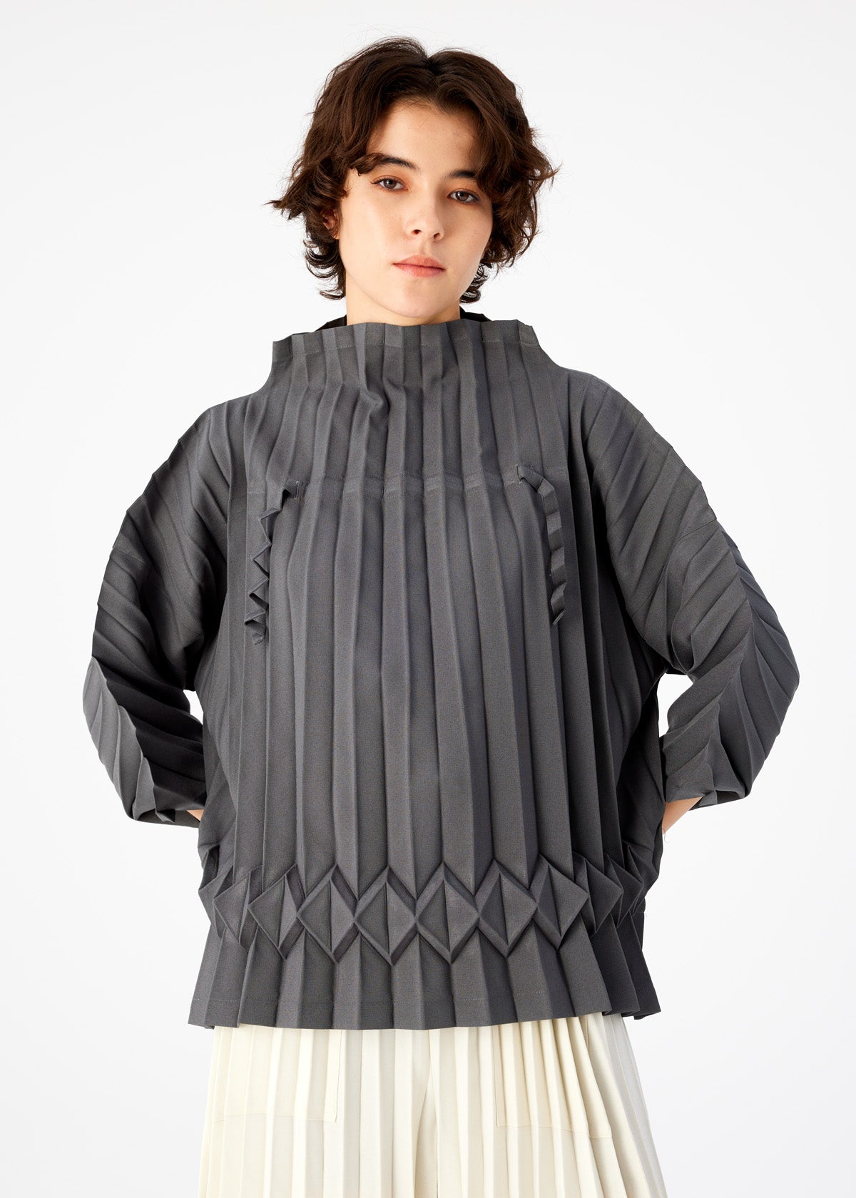 CUBE PLEATS – isseymiyake.com