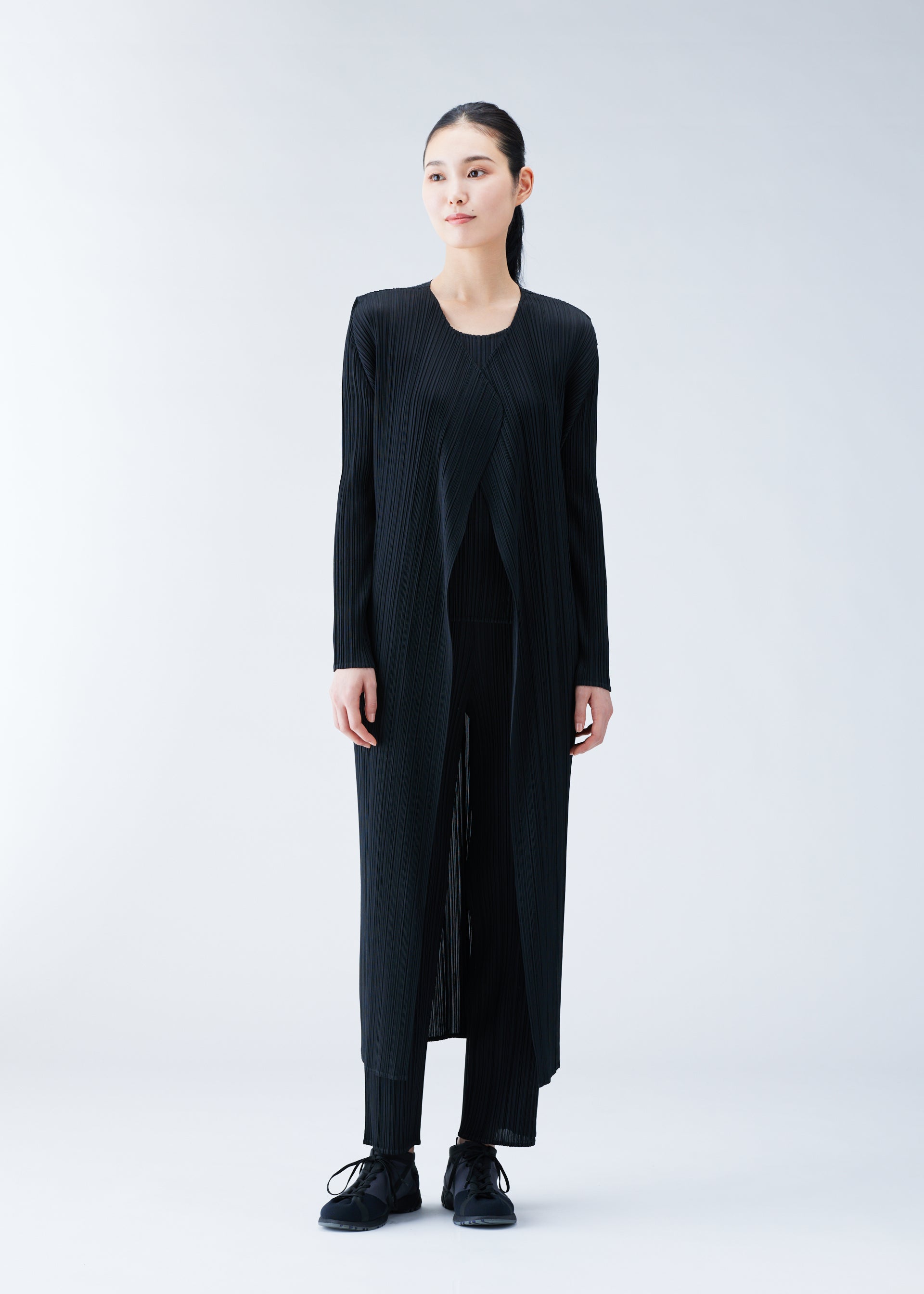 BASICS – isseymiyake.com