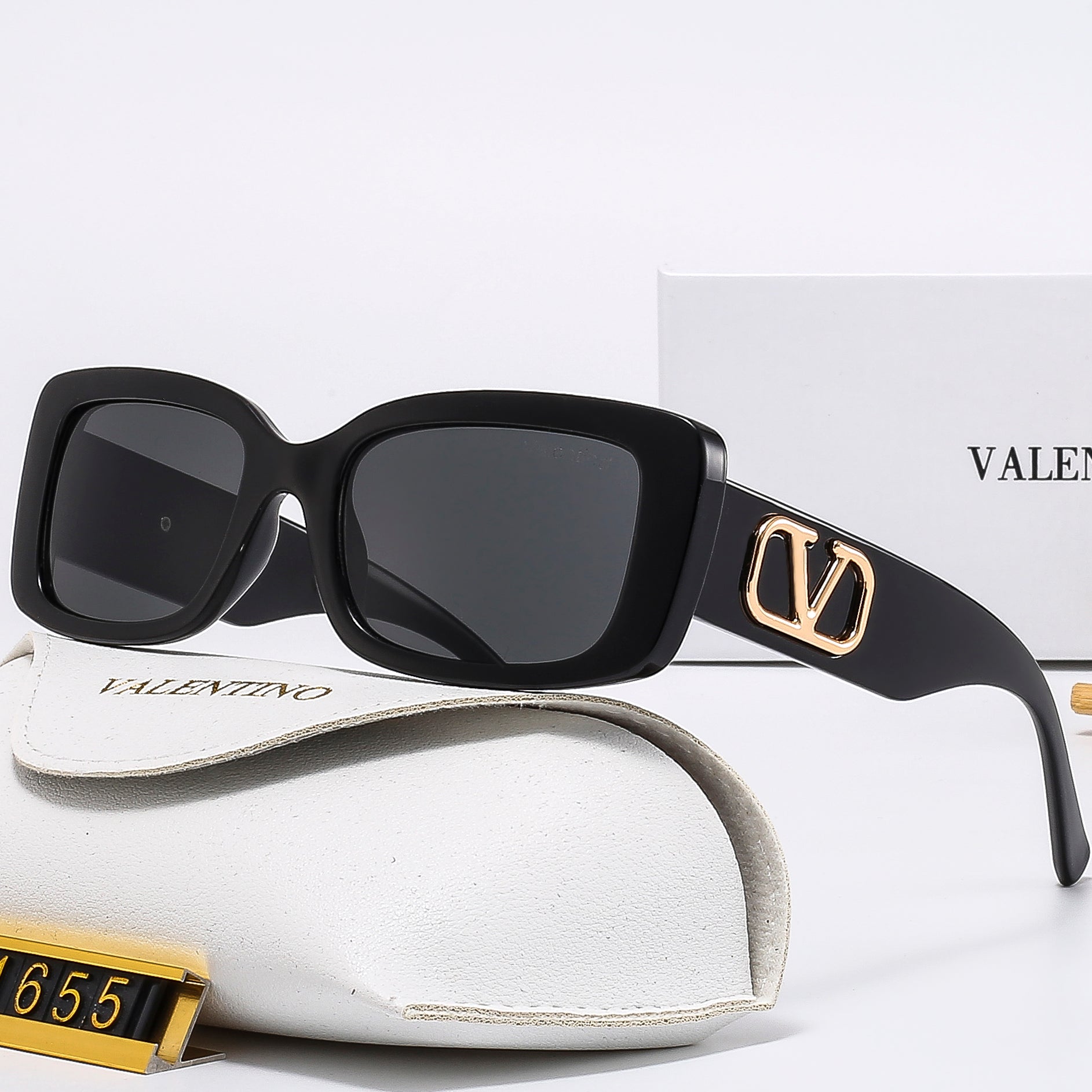 Valentino Letter logo Women's glasses casual beach sunglasse