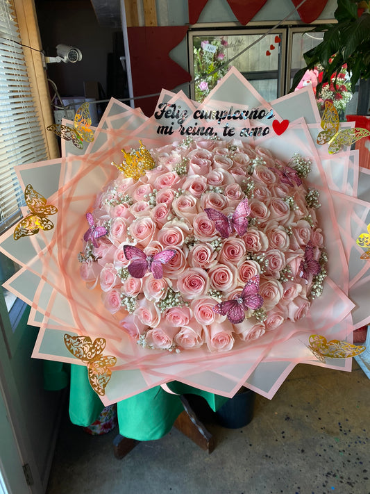 100 rose bouquet with crown and butterfly - Lilinarose