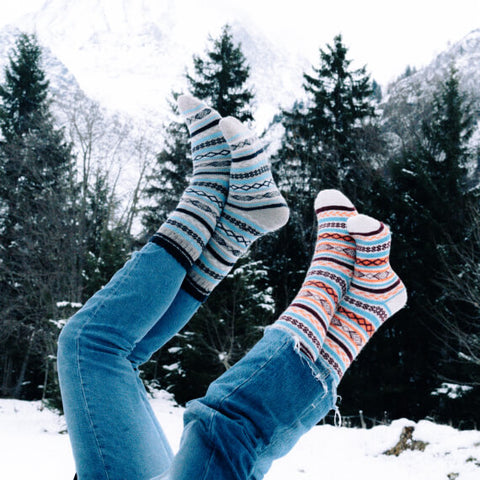 How to choose sock materials that keep your feet warm