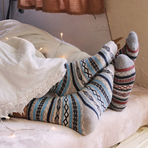 Sleeping with socks on: pros and cons - Nordic Socks US