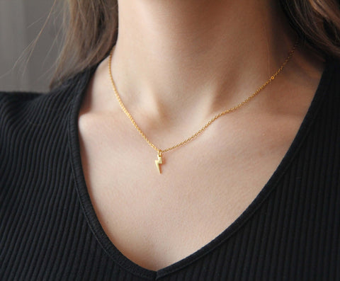 dainty gold lightning bolt pendant necklace