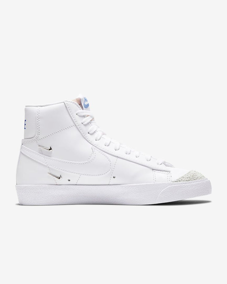 Women S Nike Blazer Mid 77 Se White Hyper Royal Cz4627 100 Sneaker Junkies