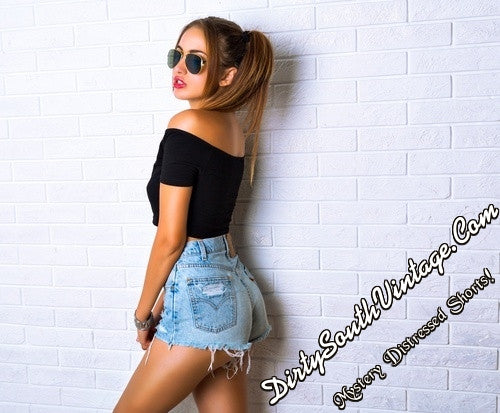 hot denim shorts outfit
