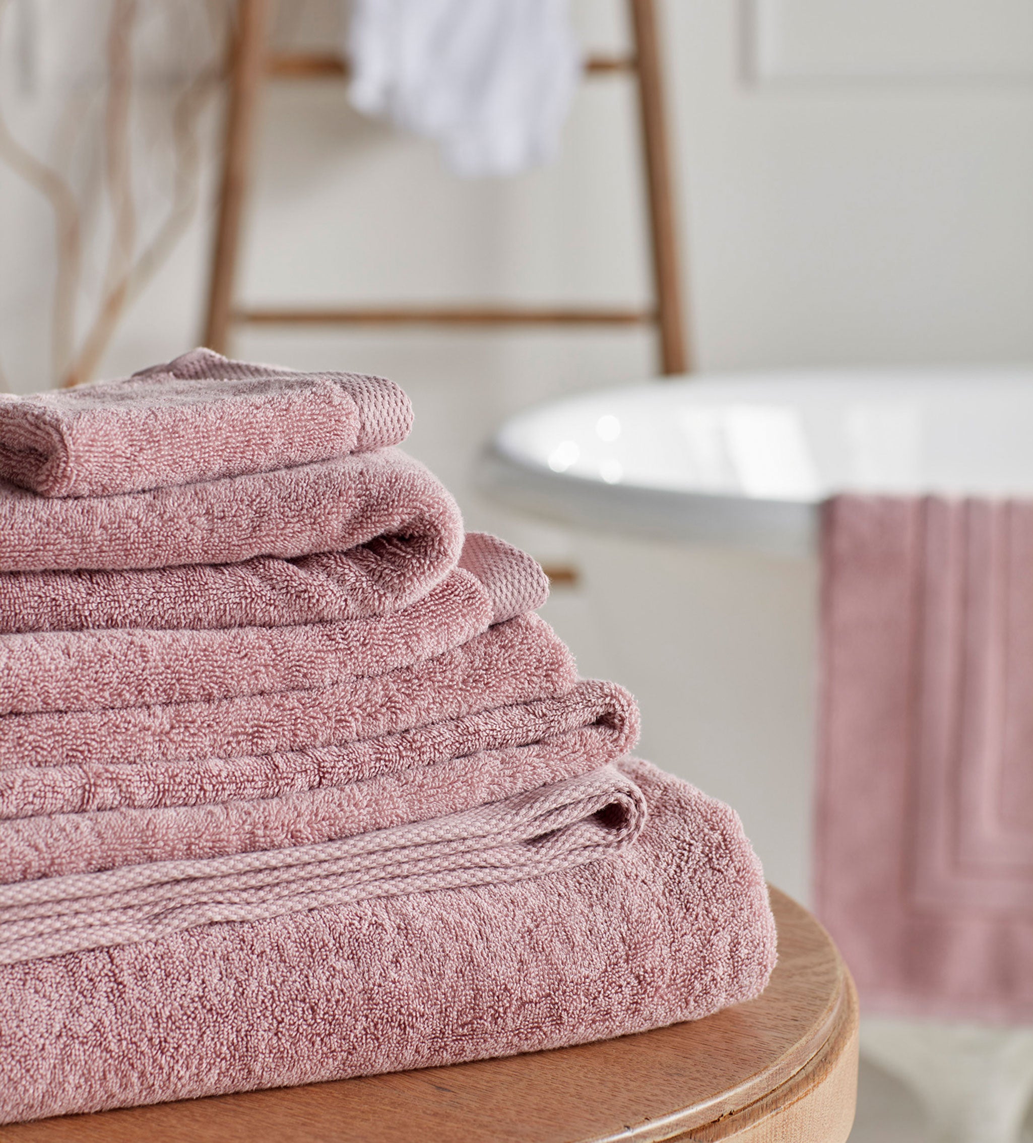 https://cdn.shopify.com/s/files/1/0651/2712/1113/products/VINTAGE-ROSE-LUXURY-TOWELS.jpg