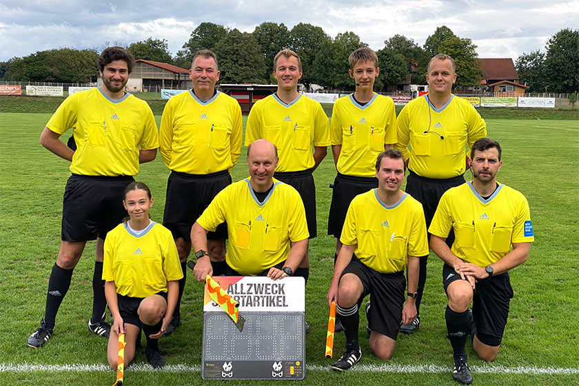 Schiedsrichter.de sponsors referees of the Challenge-Cup