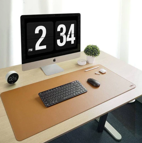 luxury desk pad in leather and cork for teleworking