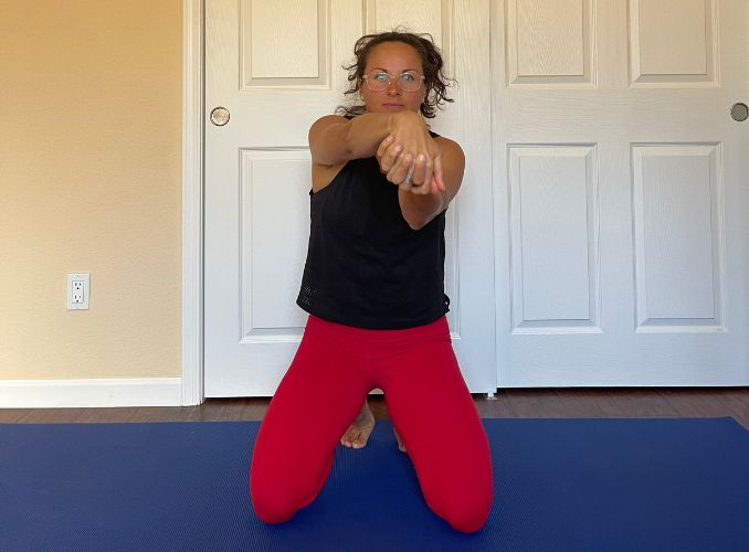 Wrist Circle 1 Yoga for Digestion