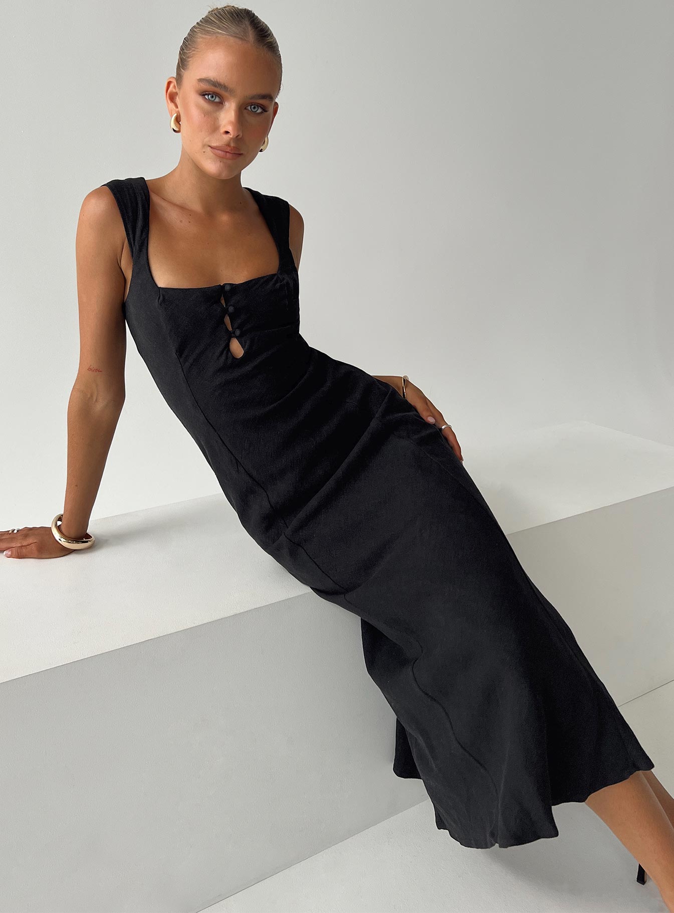 Chosen Girl Linen Blend Midi Dress Black