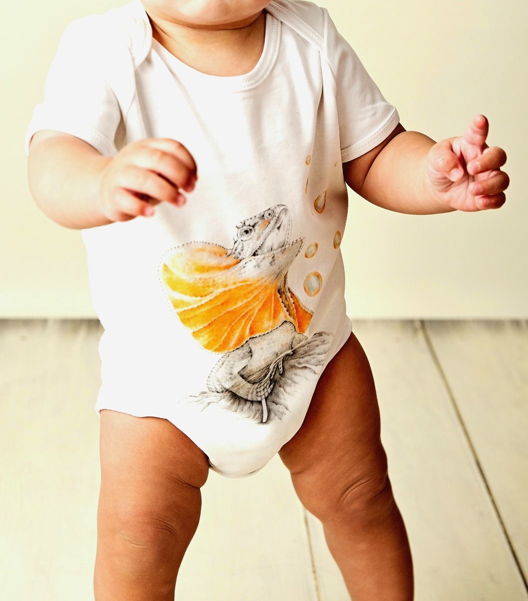 Frilled neck short sleeve onesie | Organic cotton