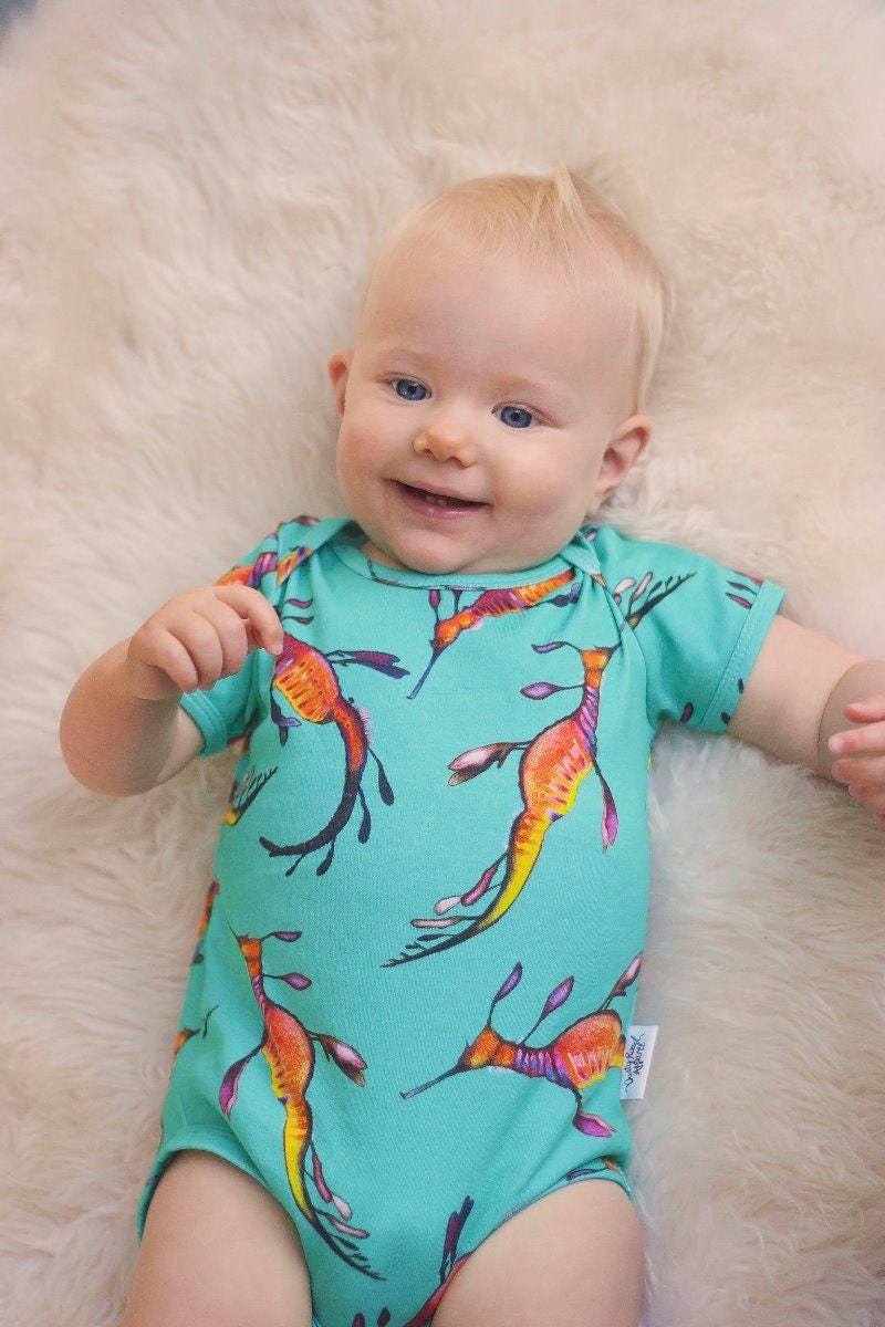 Organic baby clothing Australia | Short Sleeve Onesies | Weedy Sea Dragon | 000 - 1