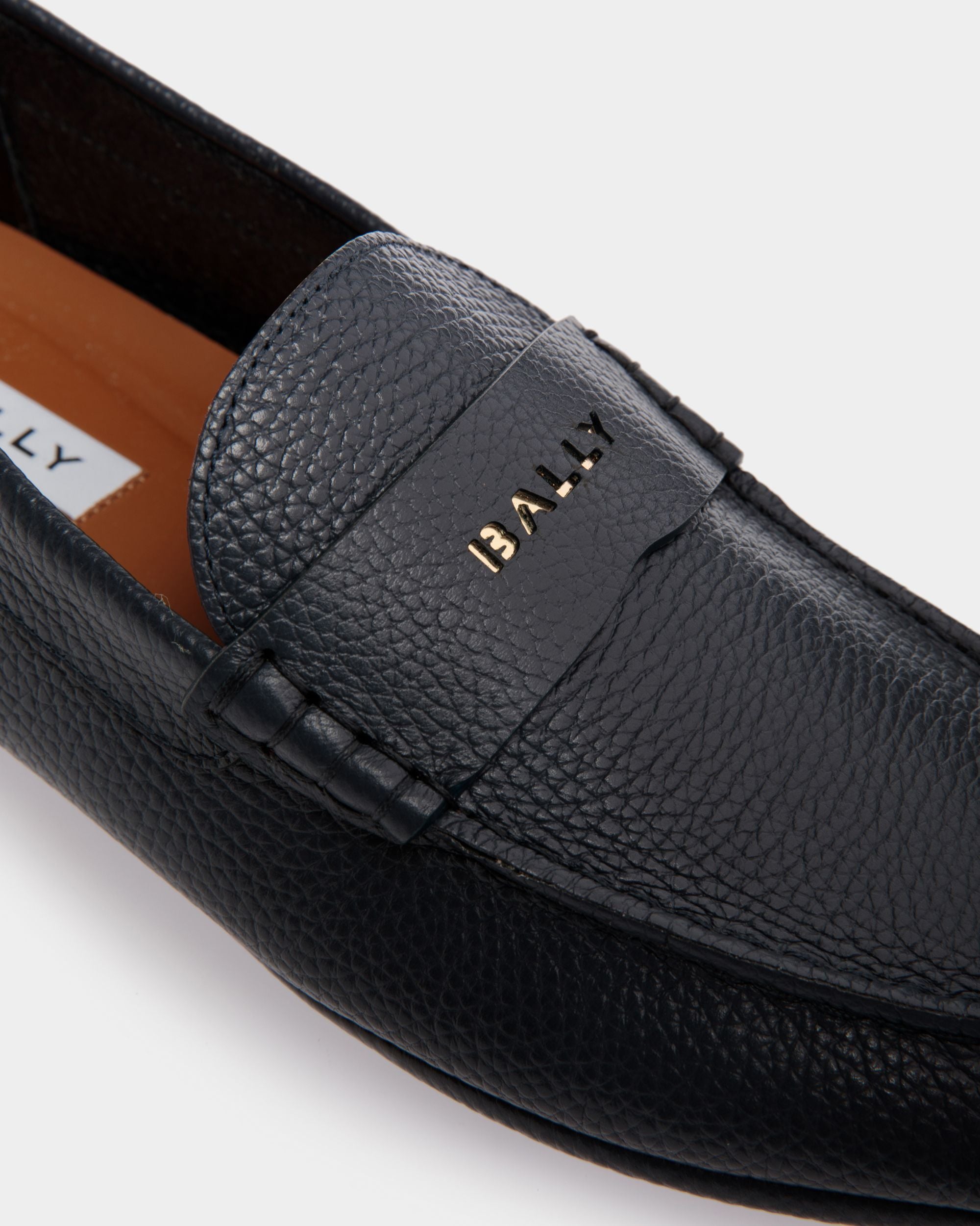 直営店☆BALLY☆SALE! Dewy-T ロゴパッチ ロートップ スニーカー バリー公式オンラインストア：ラグジュアリーシューズ、バッグ