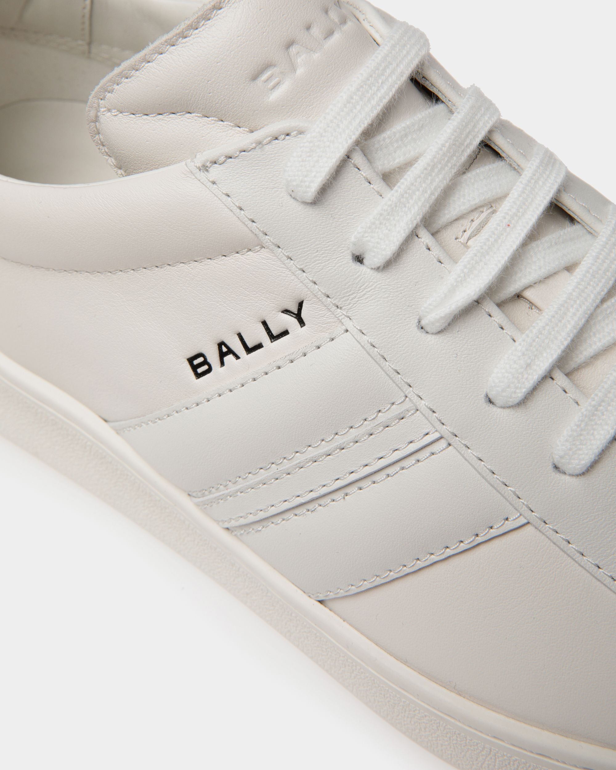 VIP【関税送料無料】希少 BALLY WHITE LEATHER KIRO SNEAKERS Bally Kiro 6303812 Men's Black & White Calf Leather Sneakers
