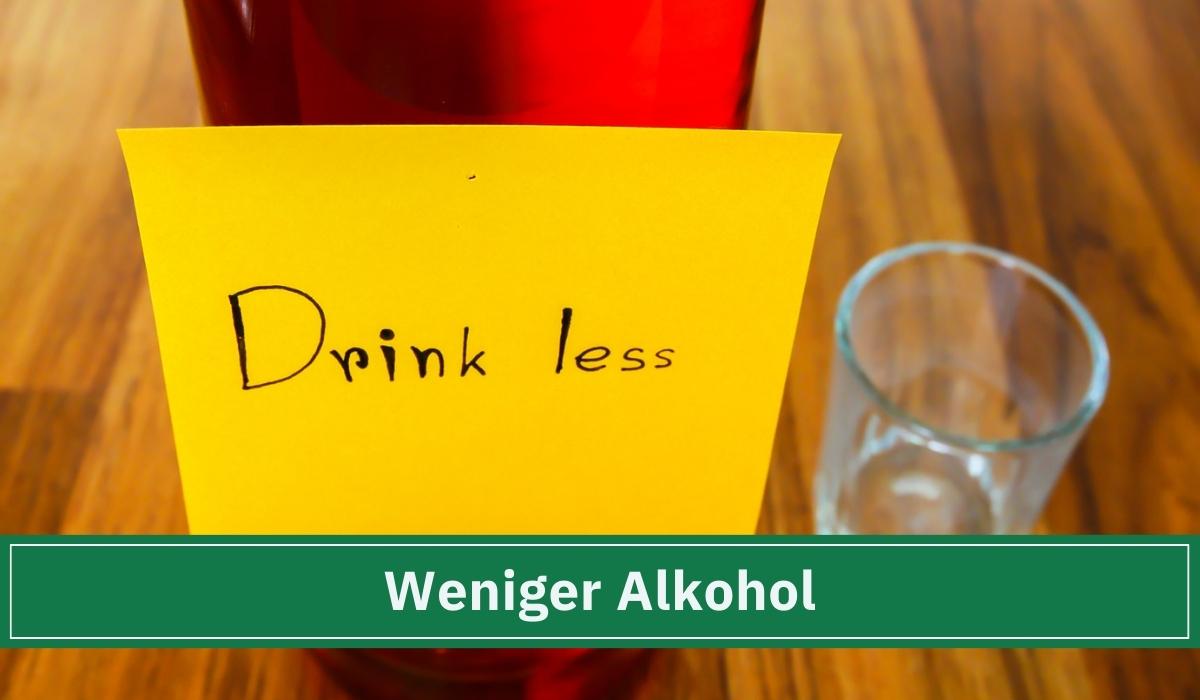 Flasche gefüllt mit Rum, darauf ein Gelber Zettel mit den Worten: Trink weniger.