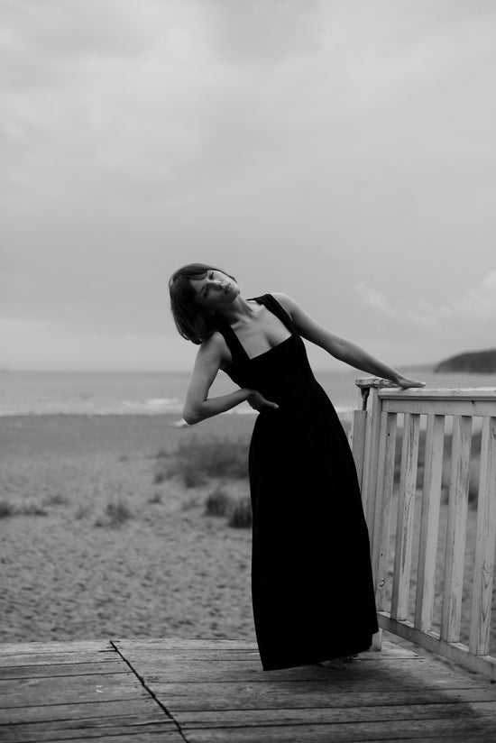 La petite robe noire : l’incontournable de votre garde-robe