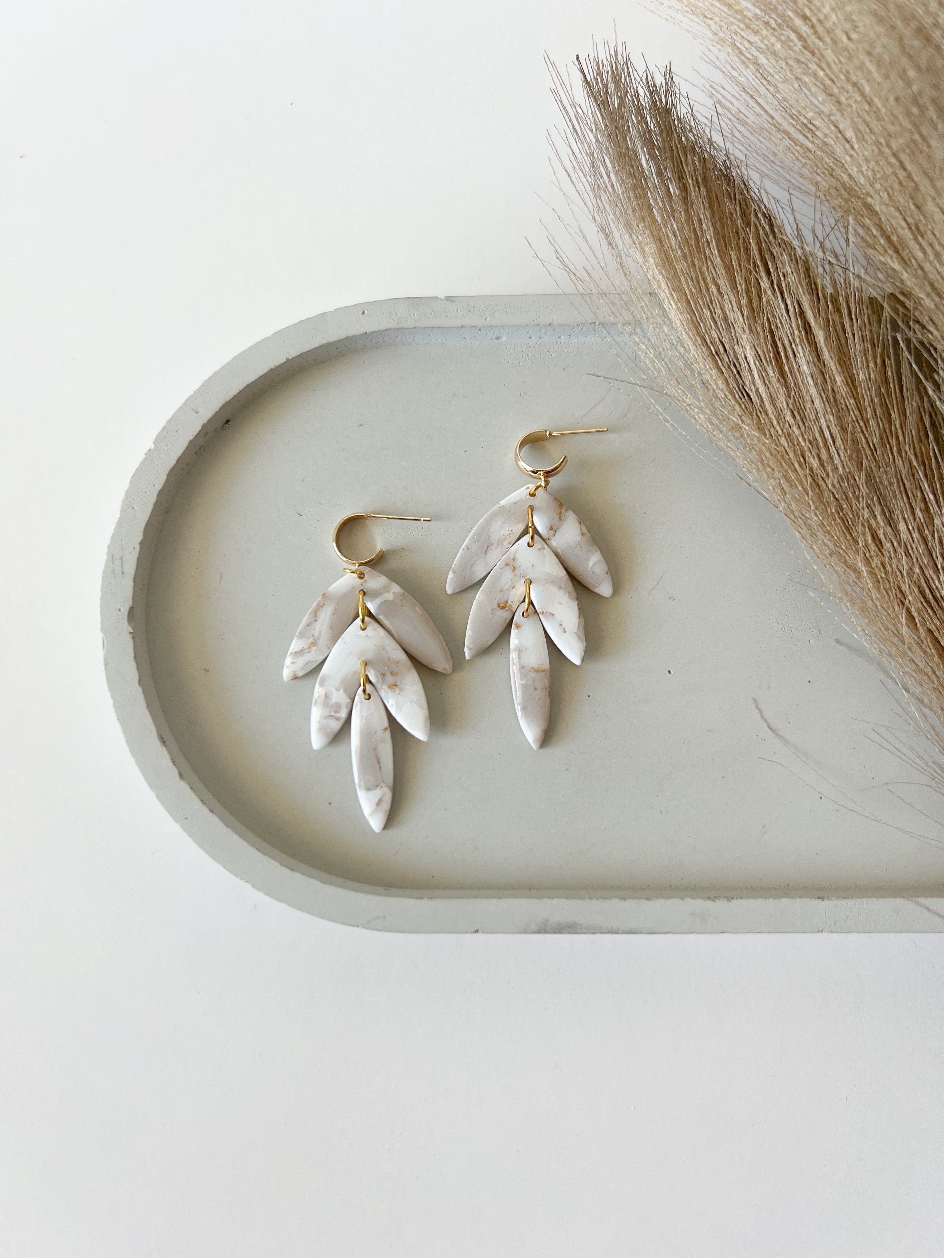 Ava | Beige + White Marble