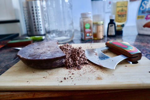 chopping cacao