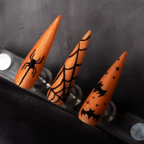 Halloween spinnen nailart