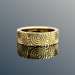 Eimear_Vize_concentric_circles_gold_and_diamond_ring_copy