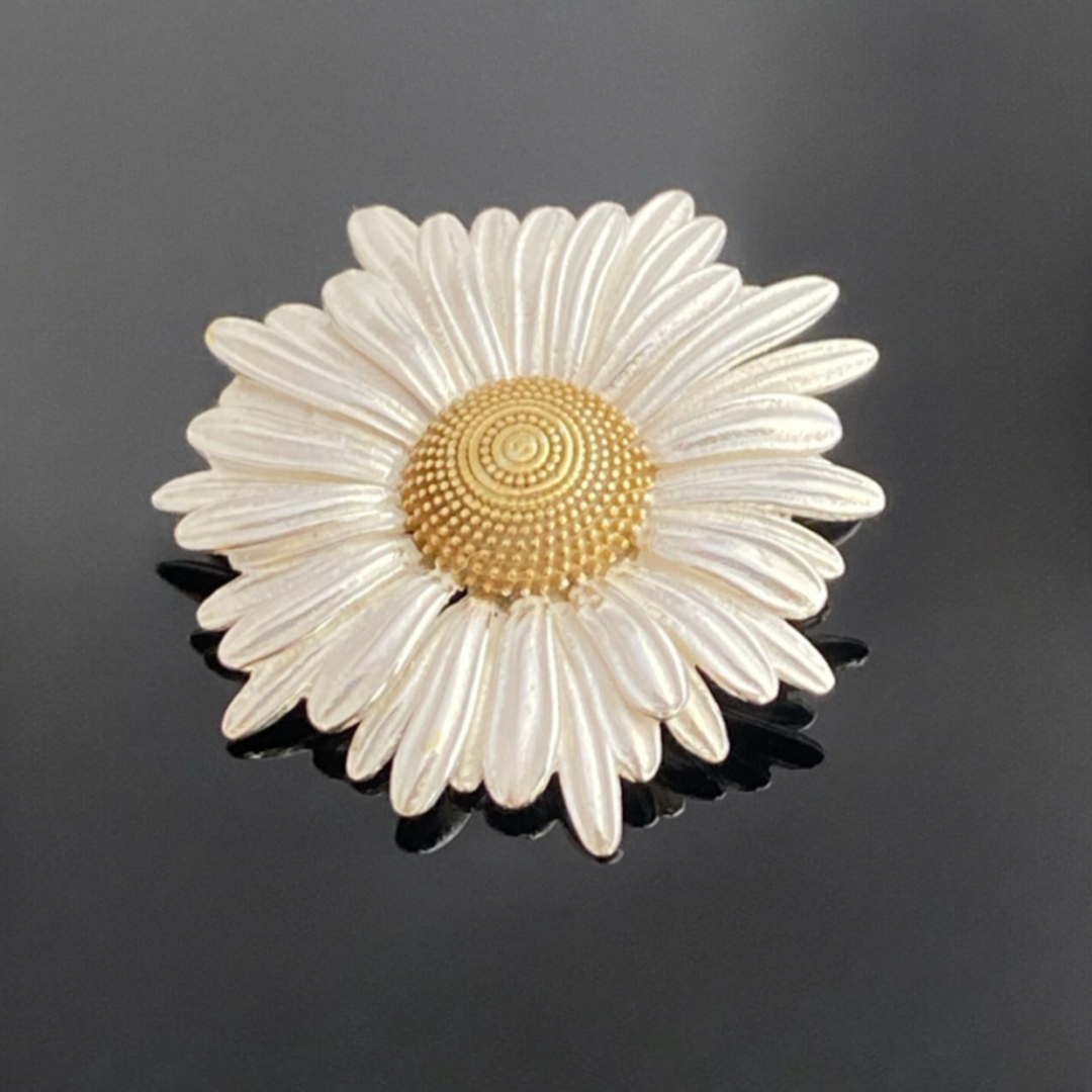 silver daisy brooch