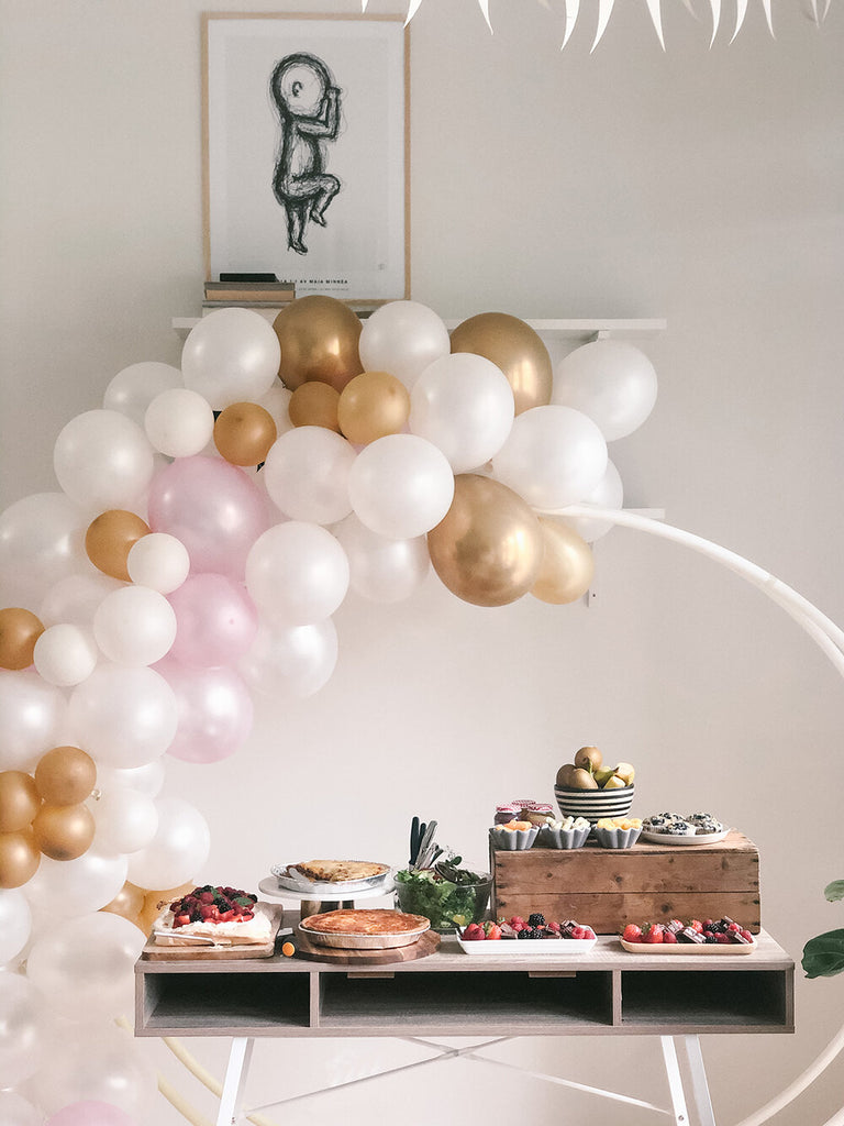 DIY Balloon arch for children's parties by sandramaria