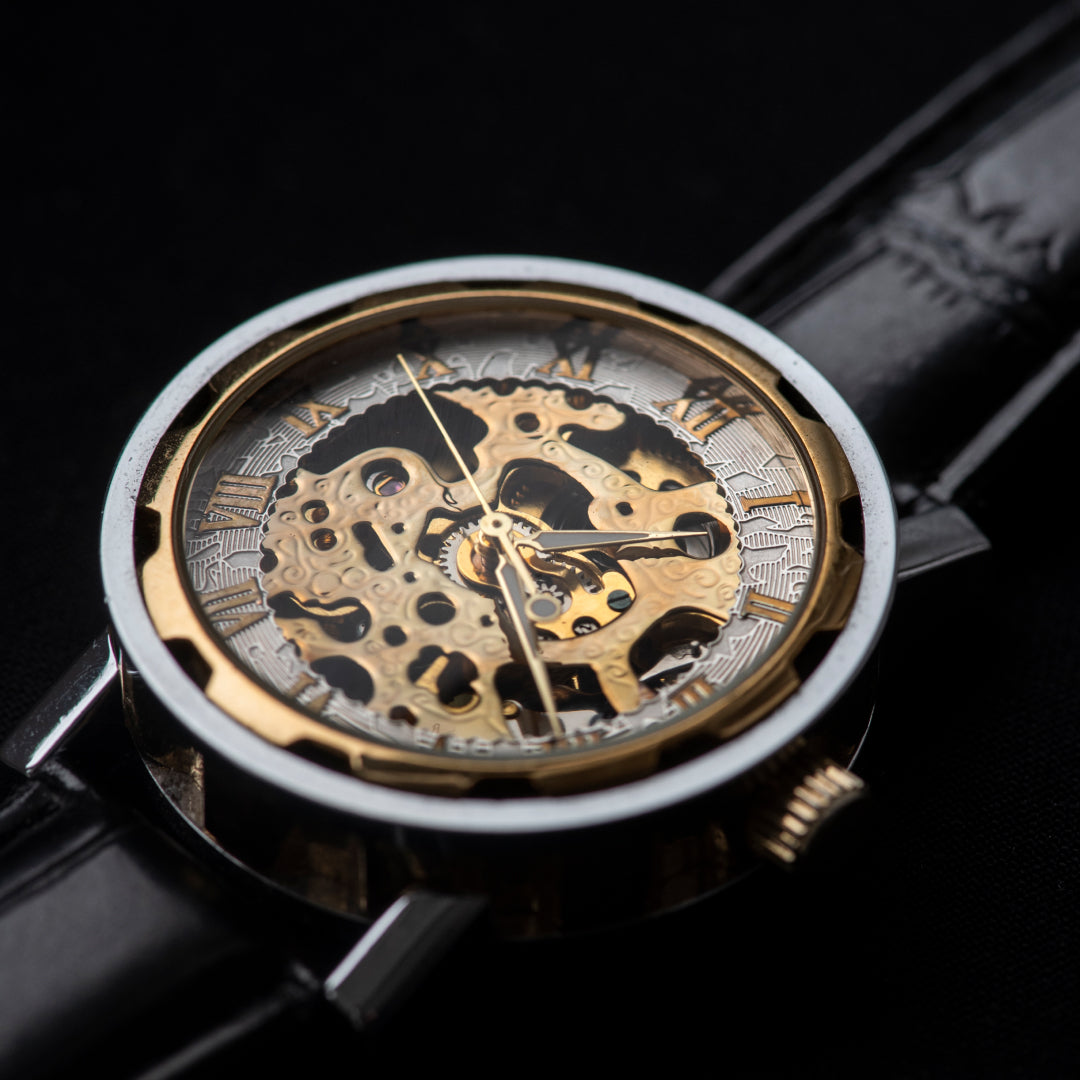 Inside of watches: Mechanical watch