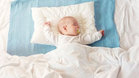 Guide complet pour choisir un oreiller adapté à bébé