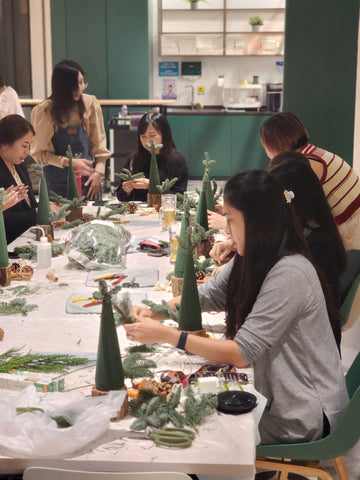 團建活動 聖誕花藝工作坊 Lavish Florist 香港花店 花藝師 員工福利 工作坊 花藝工作坊