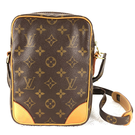 100 % Authentic Louis Vuitton Saumur 30 Crossbody Shoulder Bag M42256 –  Dream-Lab-Japan