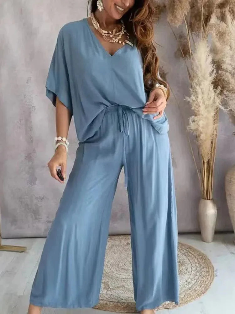 Effortless Elegance: Women's V-Neck Bat Sleeve Two-Piece Set with Casual Loose Fit and Wide-Leg Pants in Solid Colours