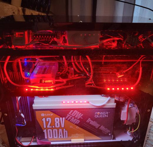Power Queen12V 100Ah Kälteschutzbatterie versorgt Heimnetzwerke mit Strom