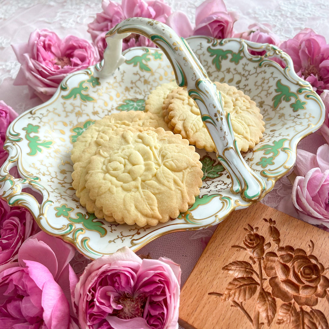 英国アンティークと手作りお菓子のお話1 Rose Antiques