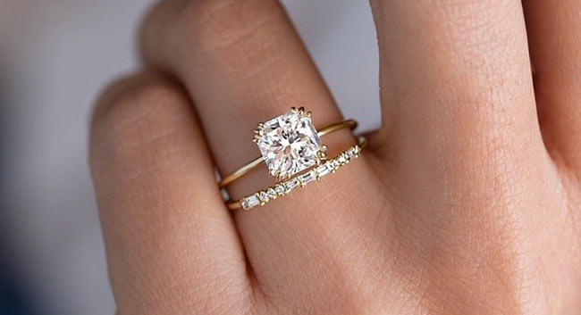 lab-grown engagement ring