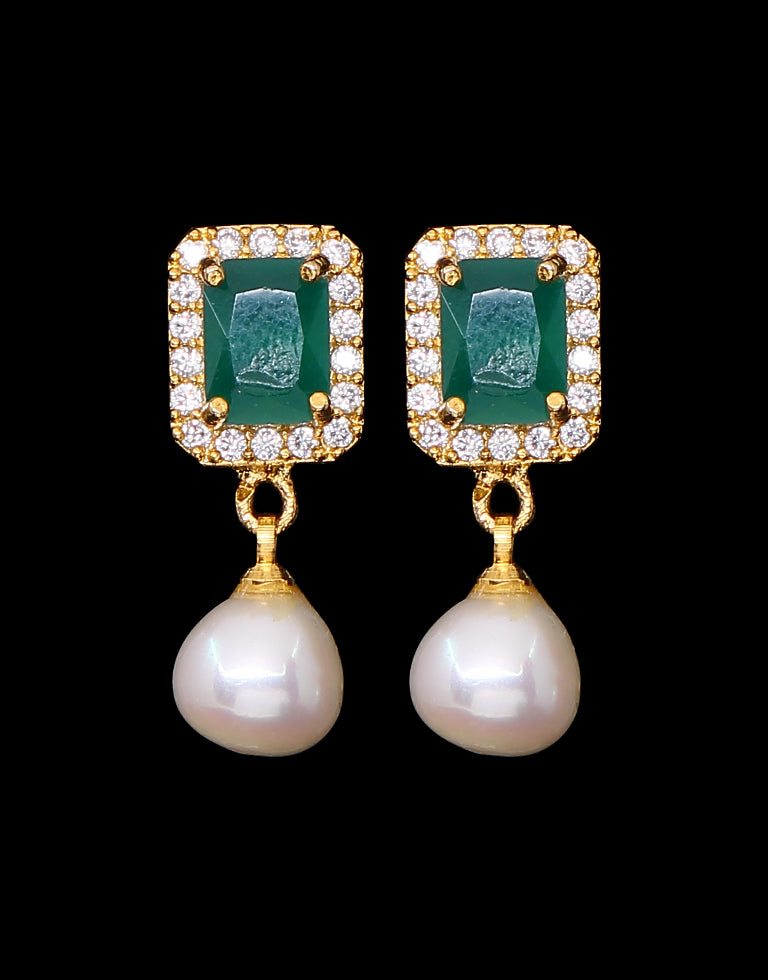 Charming Pearl Stud Earrings