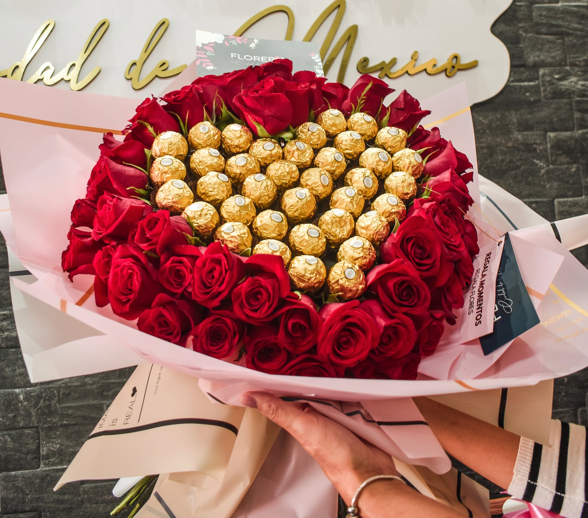 Ferrero Rocher Hazelnut Milk Chocolates, Candy Chocolate Gift Bouquet, 24  Count Edible Red Roses | halageorgia.com