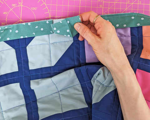 Finish bias binding vertical seam quilt