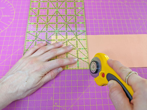 Rotary cutter fabric quilting tutorial