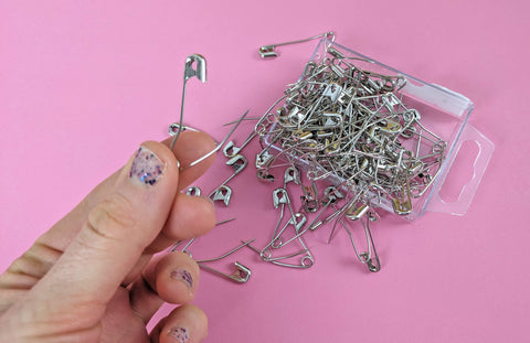 Curved safety pins basic quilting tools