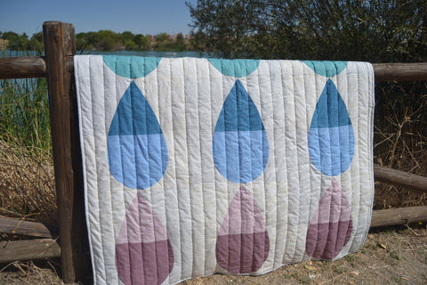 Adriana tester Dewdrop quilt curves