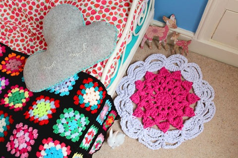 Rug-Crochet-room-up-Coco-Wawa-Crafts